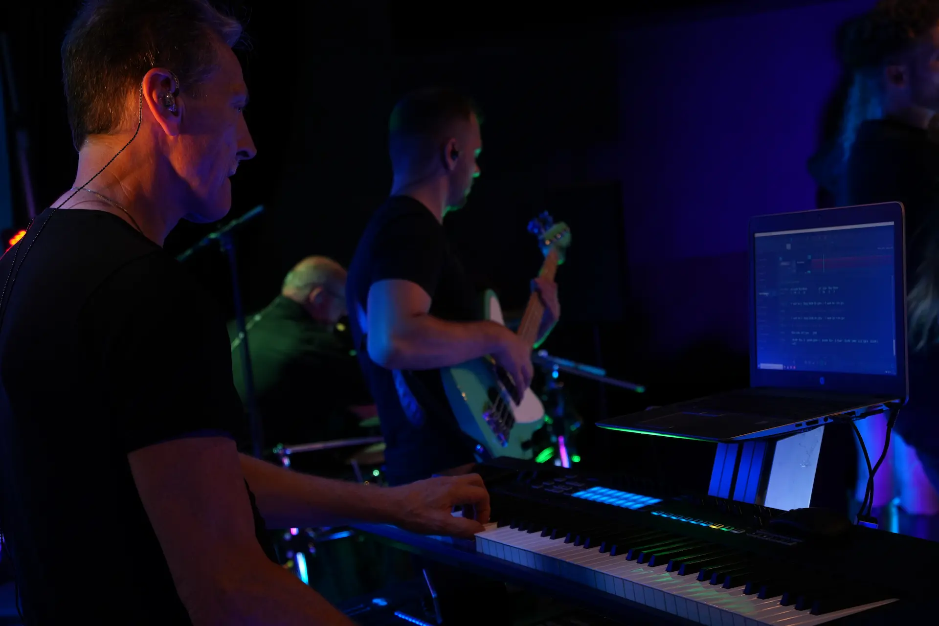 Arie van 2Enjoy Coverband