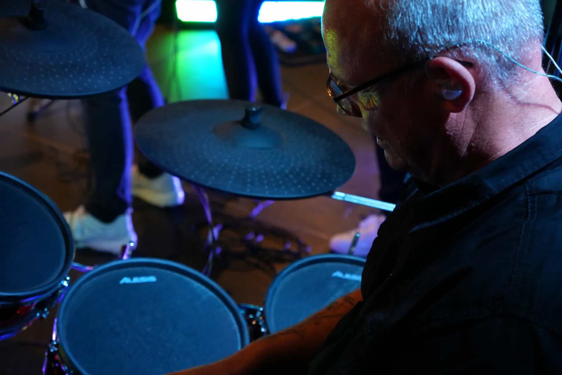Marcel van 2Enjoy Coverband