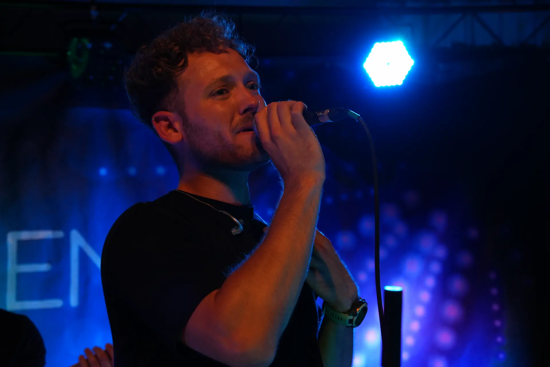 Nick van 2Enjoy Coverband