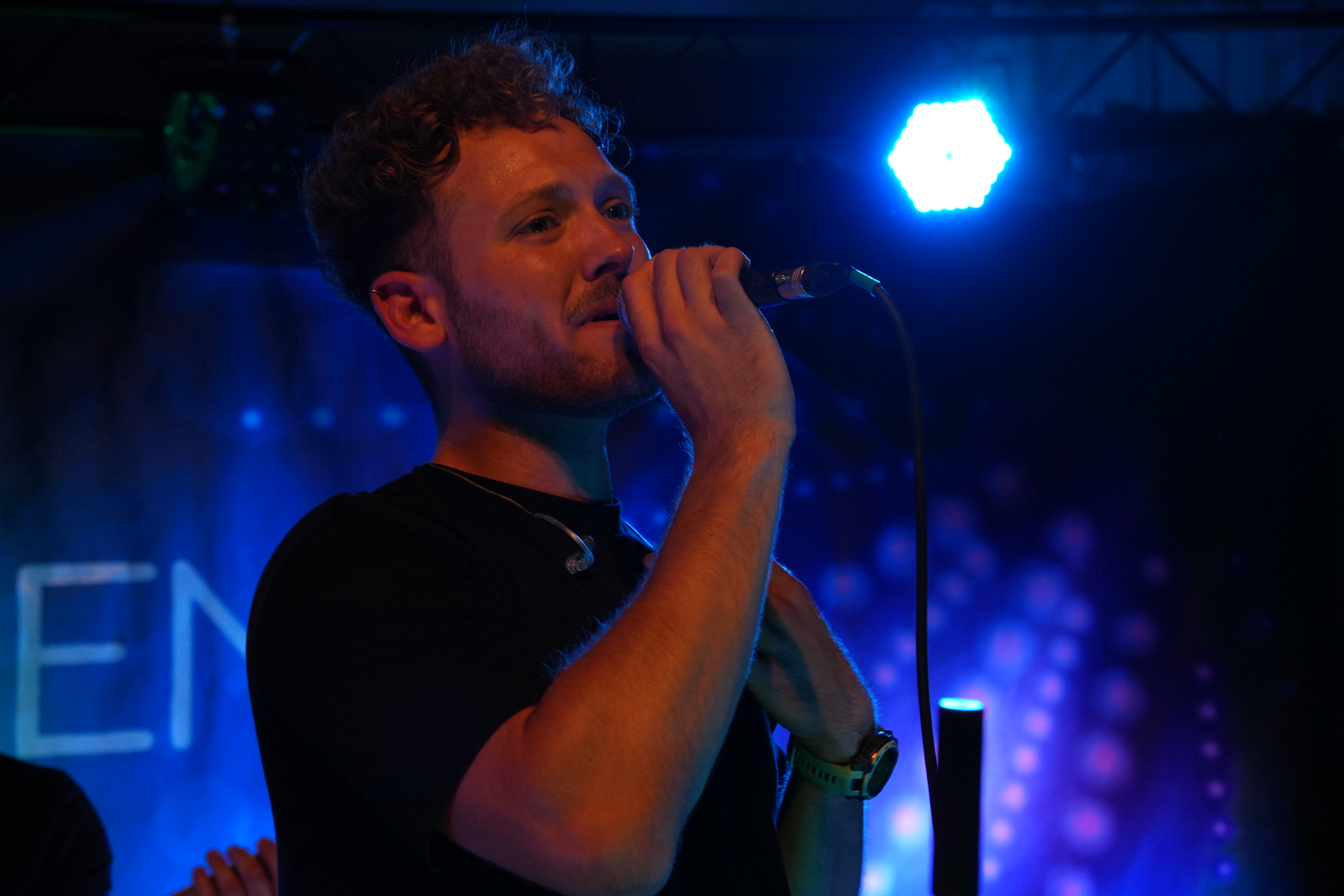 Nick van 2Enjoy Coverband